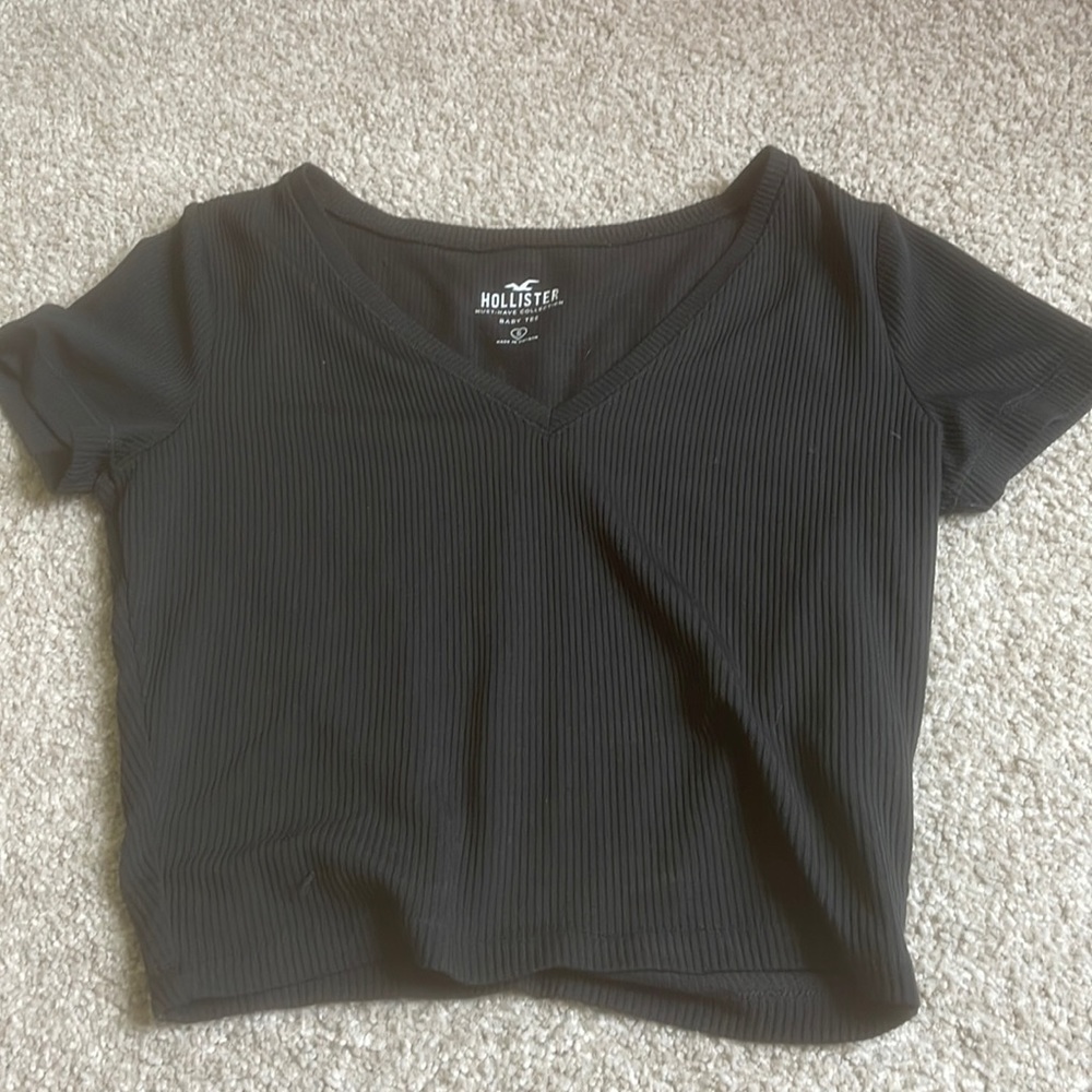 hollister cropped tee